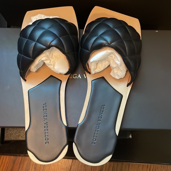NWT Bottege Veneta Black iconic quilt sandal slide - Picture 2 of 3
